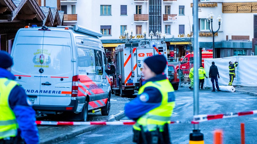 Unglück in Crans-Montana. In der Silvesternacht ist es in Crans-Montana im Wallis zu einer der grössten Brand-Katastrophen gekommen, die es in der Schweiz je gegeben hat. Laut Behörden sind mindestens 40 Menschen gestorben, über 100 Personen sind zum Teil schwerverletzt. 