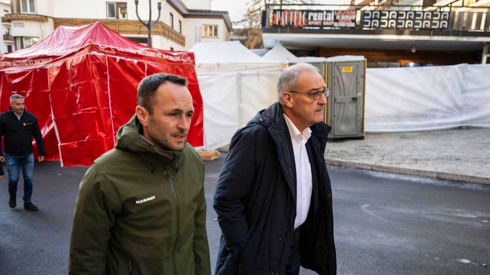 Tragedia in Vallese. Il presidente Guy Parmelin arriva a Crans-Montana: «Qui a nome del Consiglio federale e dell'intera Svizzera»