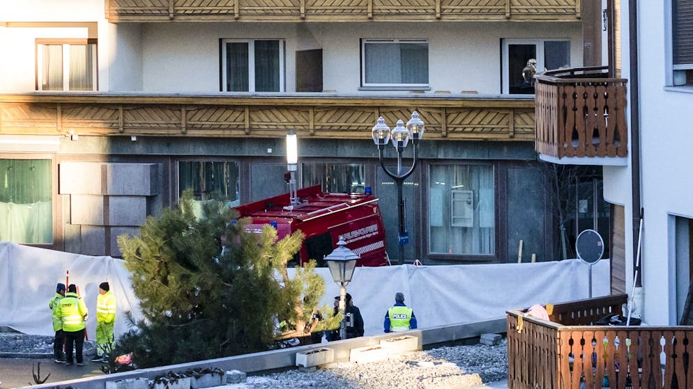 Tragedia a Crans-Montana. Il mondo intero rimane con il fiato sospeso. Pure i media internazionali attendono aggiornamenti dal Vallese