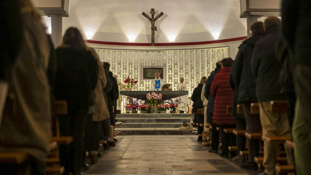 Bishop Jean-Marie Lovey of the diocese of Sion mourns the victims of the fire disaster and expresses his condolences to the families affected.