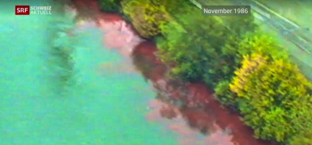 L'acqua del Reno divenne rossa dopo l'incidente.