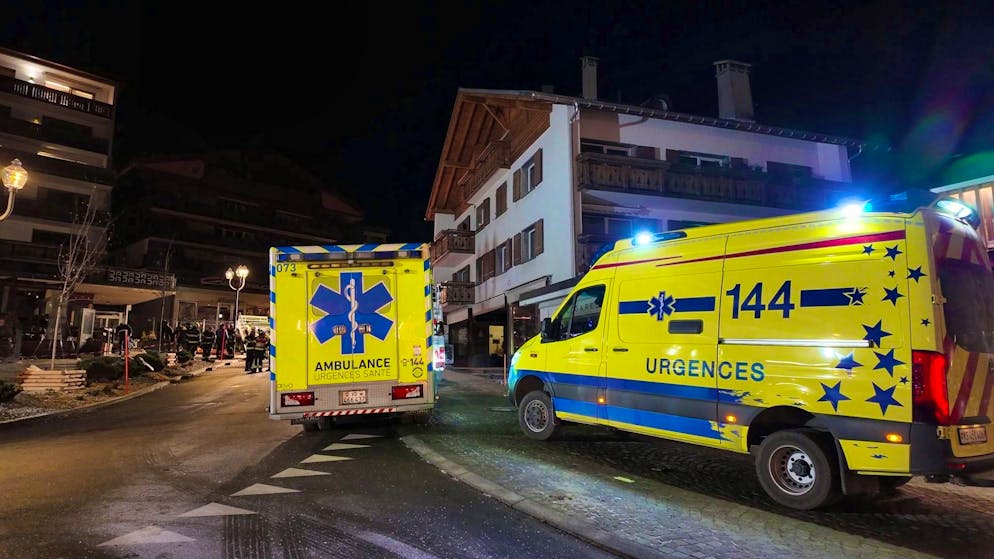 Many injured people were taken to hospitals by ambulance on New Year's Eve in Crans-Montana. 