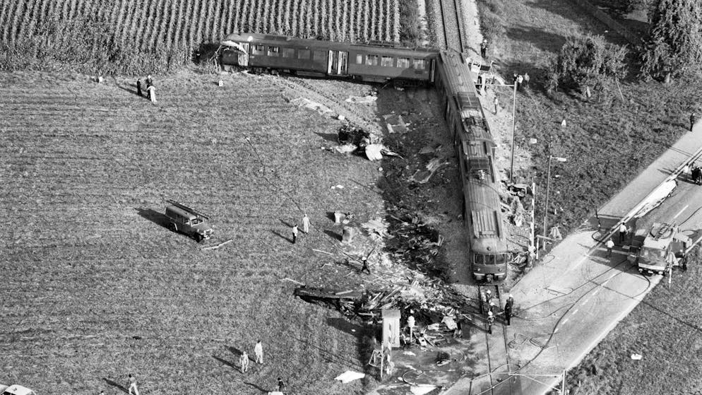 Il 12 settembre 1982, un pullman proveniente dalla Germania fu speronato da un treno regionale a un passaggio a livello vicino a Pfäffikon ZH, dove la barriera era azionata manualmente e non abbassata.