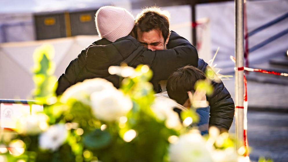 Difficile identificare le vittime. I parenti cercano disperatamente i loro figli dopo l'inferno di Crans- Montana