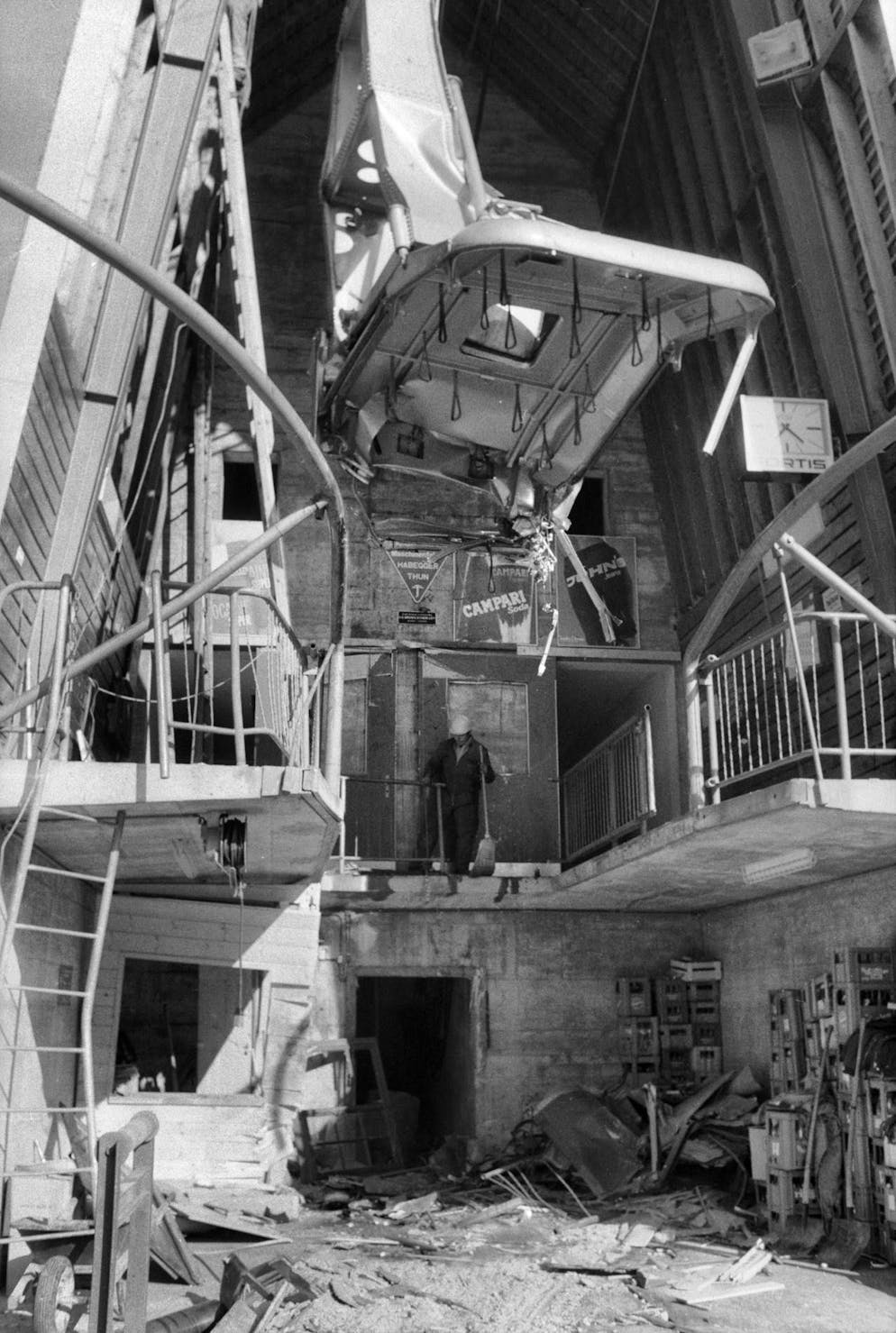 L'incidente della funivia di Betten, nel Canton Vallese, fotografato il 13 luglio 1972, il giorno dopo.