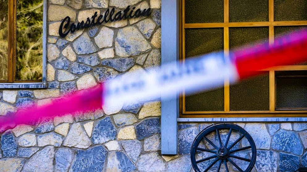 «Non l'avevo mai visto piangere». Il padre del proprietario del bar «Le Constellation» parla per la prima volta