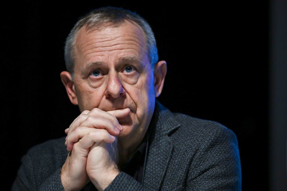 Crans-Montana, inferno a Capodanno. Presente alla terza conferenza stampa anche Eric Bonvin, direttore dell'ospedale cantonale vallesano, il quale ha ricordato quanto importanti per la cura e la guarigione dei diversi ustionati sono le condizioni di tranquillità, anche mediatica, oltre che la presenza e l'affetto dei famigliari.