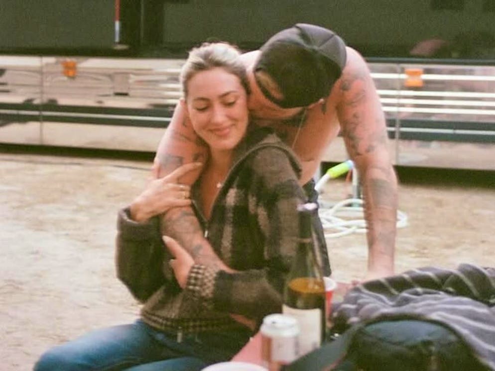 Zach Bryan Con Samantha Leonard