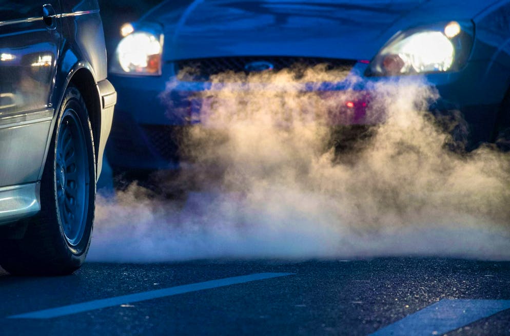 Exhaust gases from the tailpipe are once again a major topic at EU level. (symbolic image) 