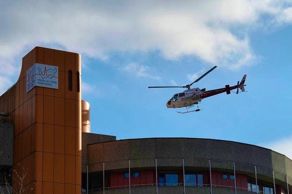 A helicopter will take off from the Hotel du Valais hospital in Sion.