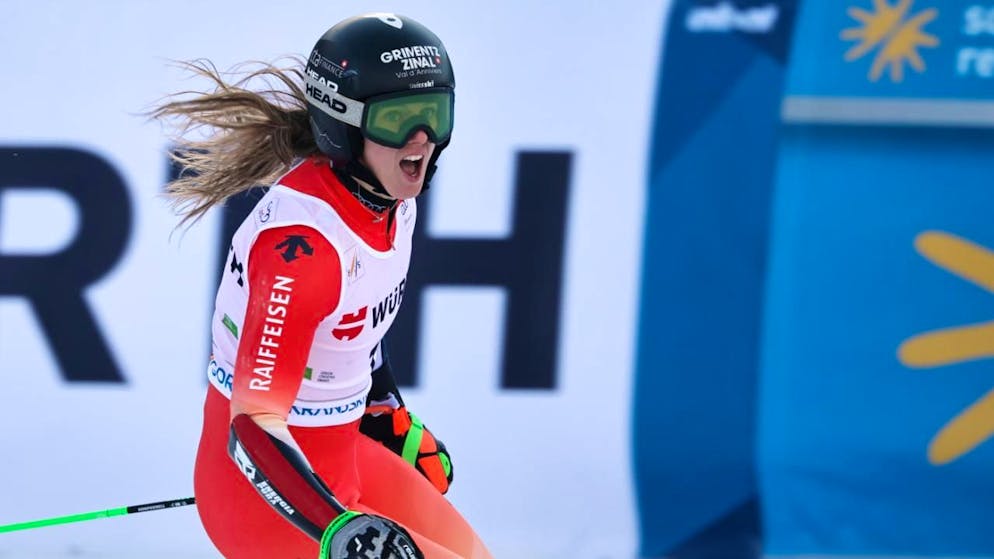 Camille Rast gagne son premier géant - Gallery. La joie de Camille Rast, qui a remporté son premier géant de Coupe du monde samedi