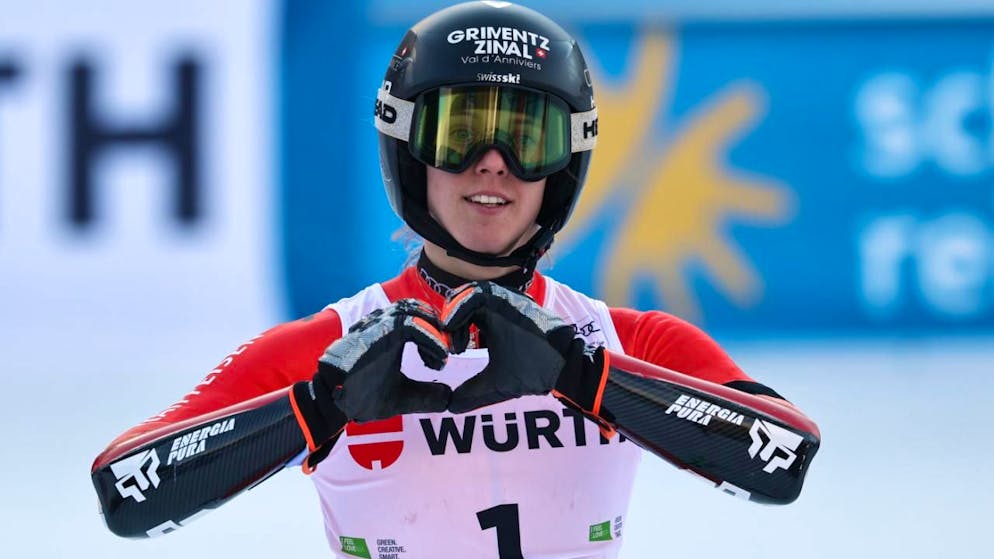 Camille Rast gagne son premier géant - Gallery. Les pensées de Camille Rast allaient notamment vers les victimes de l'incendie de Crans-Montana