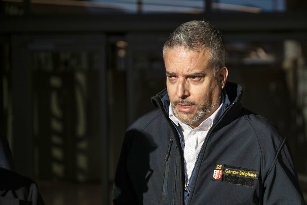 Crans-Montana, inferno a Capodanno. «Qualcuno ha commesso un errore. Ne sono sicuro», ha dichiarato Stephane Ganzer, consigliere di Stato vallesano e responsabile del Dipartimento della sicurezza.