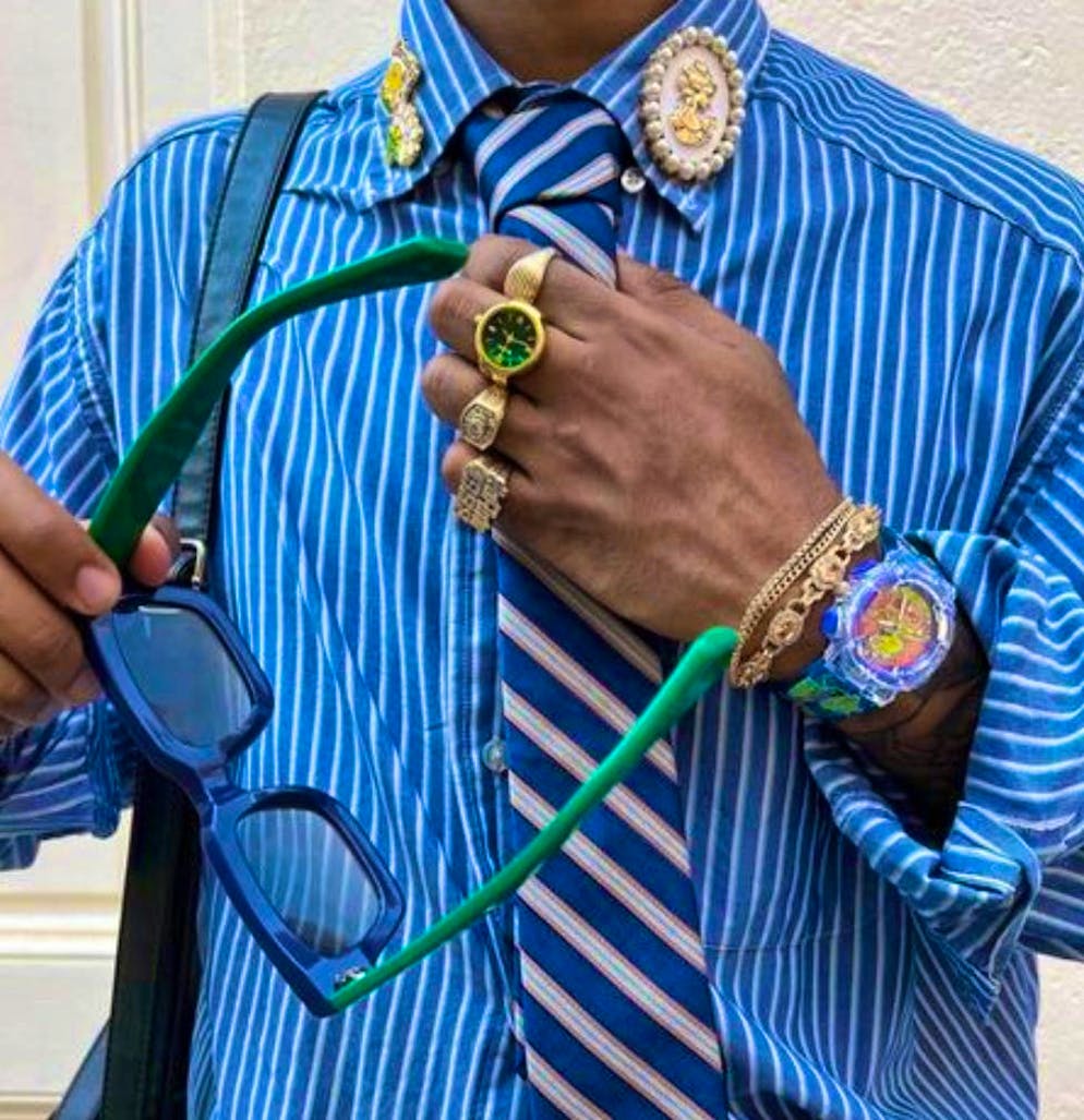 Necklaces, rings and brooches are also right on trend for men.