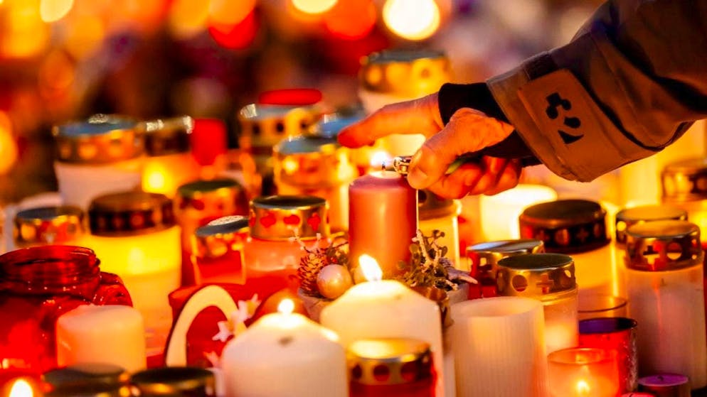 Three and a half days after the fire disaster in Crans-Montana in Valais, all 40 fatalities were identified on Sunday evening.