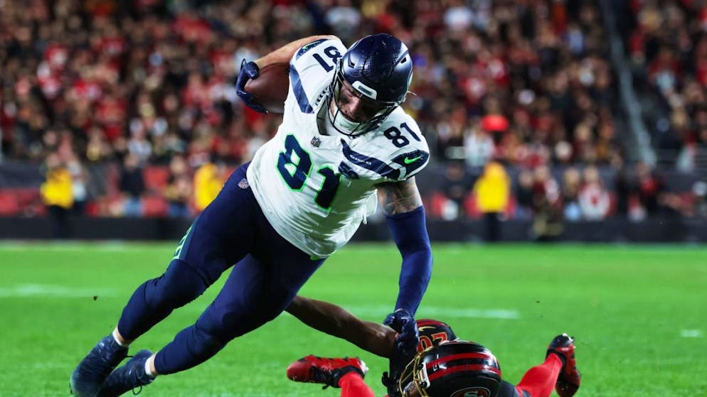 Nicht zu halten: Seattles Eric Saubert entwischt San Franciscos Abwehrspieler Upton Stout.