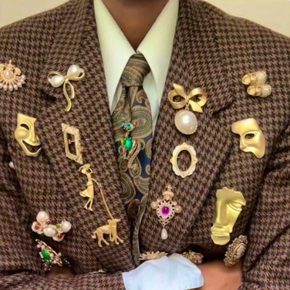 Brooches are celebrating a revival.