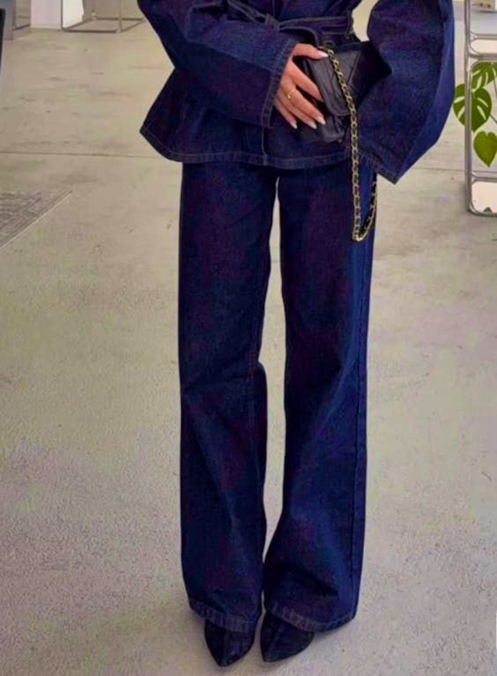 Dark denim jeans are in vogue - even in a slightly narrower cut.