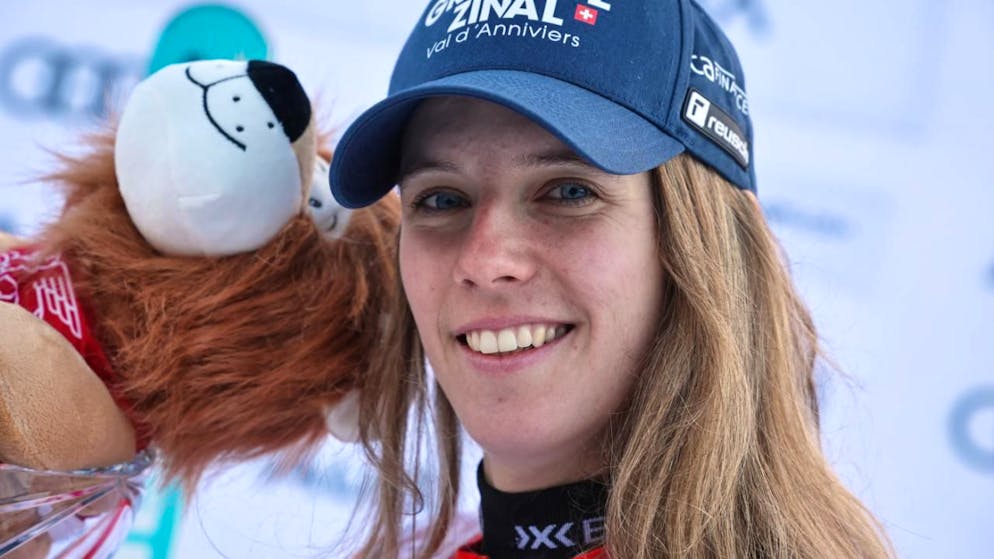 Einen Tag nach dem Riesenslalom-Sieg auch im Slalom nach dem ersten Lauf an der Spitze: Camille Rast