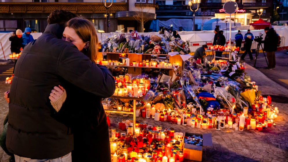 With a nationwide minute's silence. Confederation plans national day of mourning for victims of bar inferno