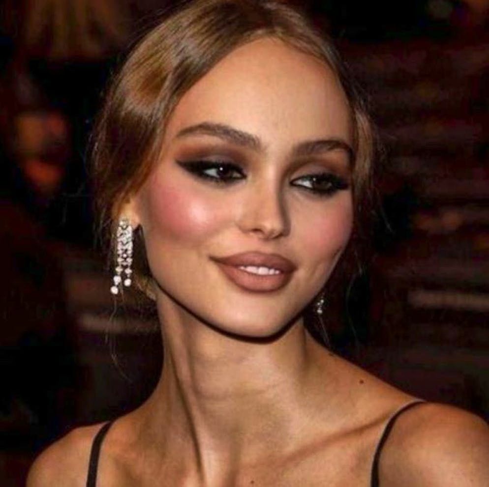 Eyeliner is also making a comeback.