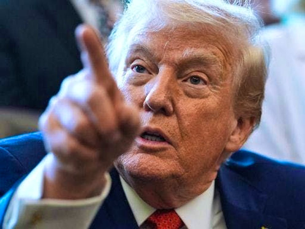 If Iran kills peaceful demonstrators, "the United States of America will come to their aid", Trump wrote on his online platform Truth Social. The US President left open what he specifically intends to do. (Archive)