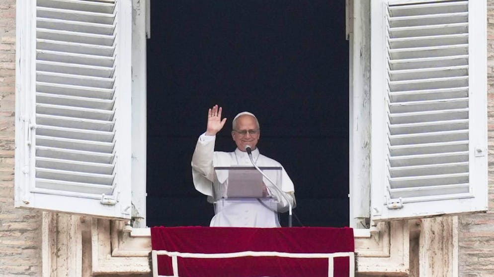 Papst Leo XIV. während des Angelus-Mittagsgebets im Vatikan. Foto: Alessandra Tarantino/AP/dpa
