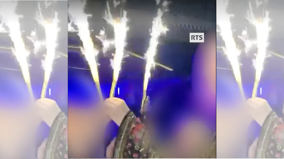 Valentin filmte ein Video mit dem Handy, während die Kellner*innen mit den Champagnerflaschen mit den Wunderkerzen durch die Bar zogen.