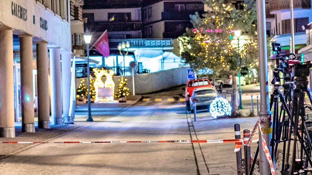 Le jour du Nouvel An, le lieu de l'incendie était bouclé.