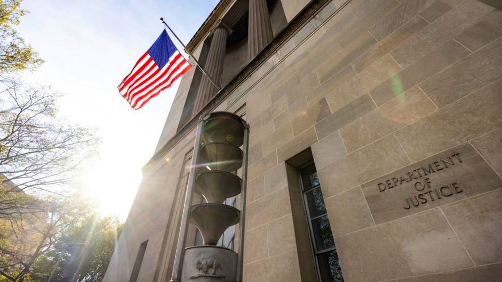 Stati Uniti. Il Dipartimento di giustizia: «In corso di revisione oltre 2 milioni documenti su Epstein»