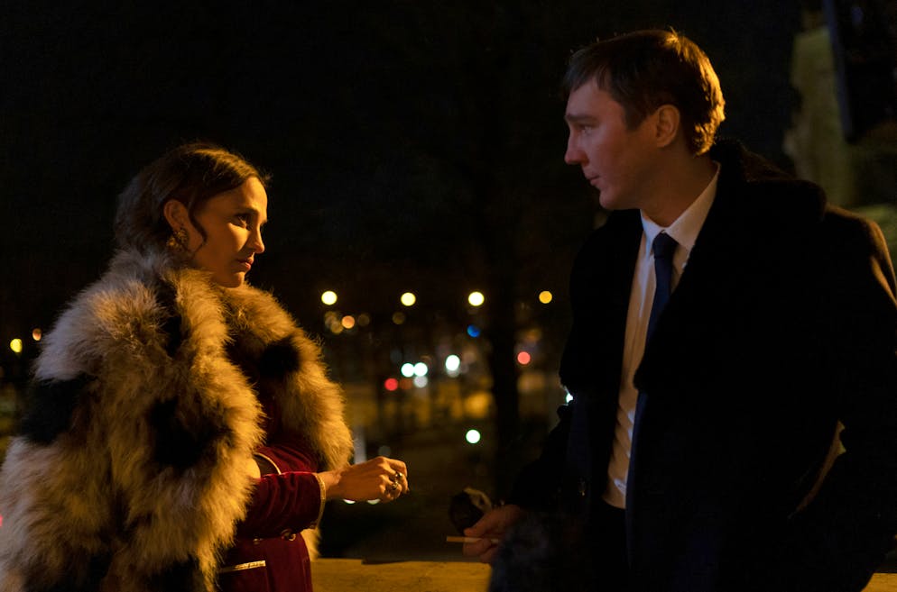 Le Mage du Kremlin. Ksenia, femme libre et indépendante, est la seule qui parvient à échapper au contrôle de Baranov.