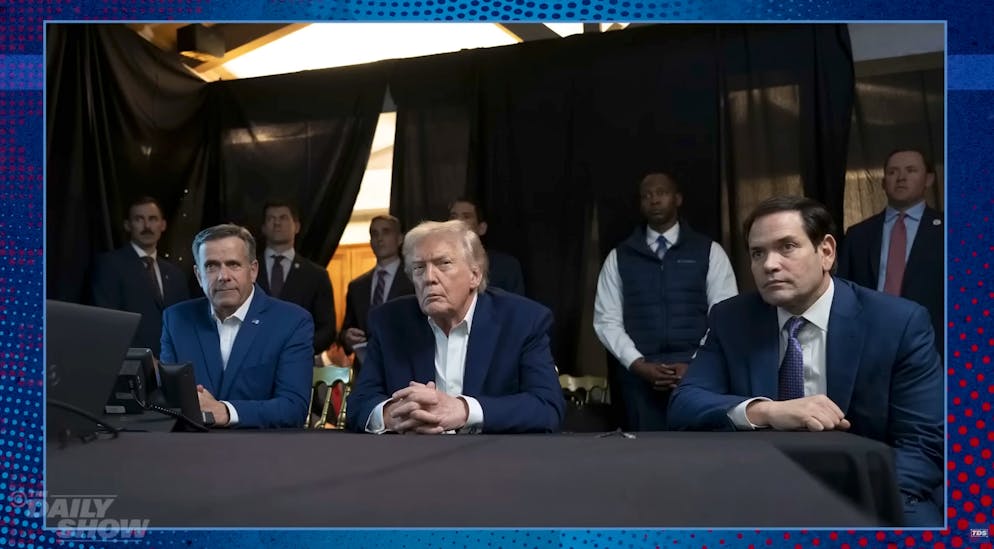 Situation room war gestern: Trump im «Lage-Zeilt» in seinem Luxusclub Mar-a-Lago in Flordia.