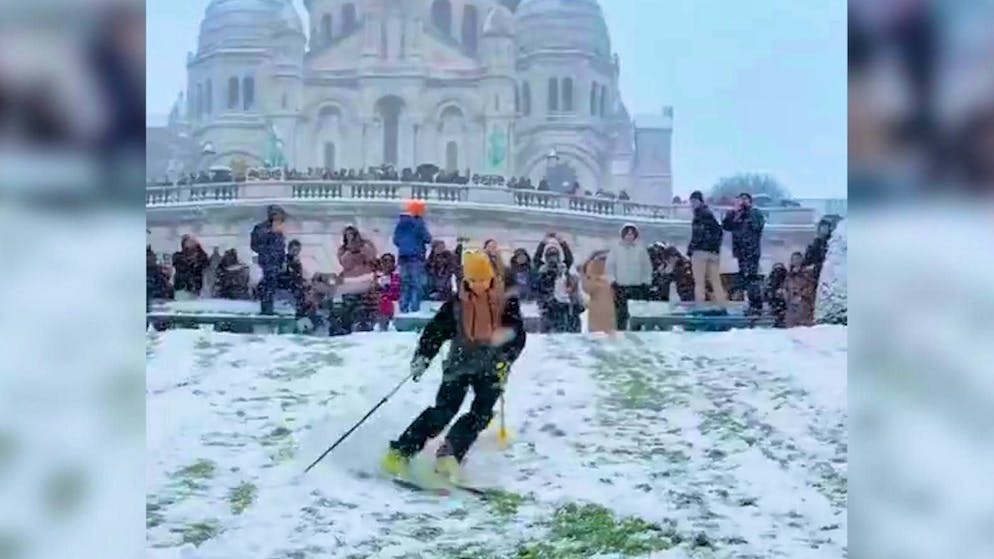 Nevicata estrema. Scene folli a Parigi: all'improvviso si scia in centro città