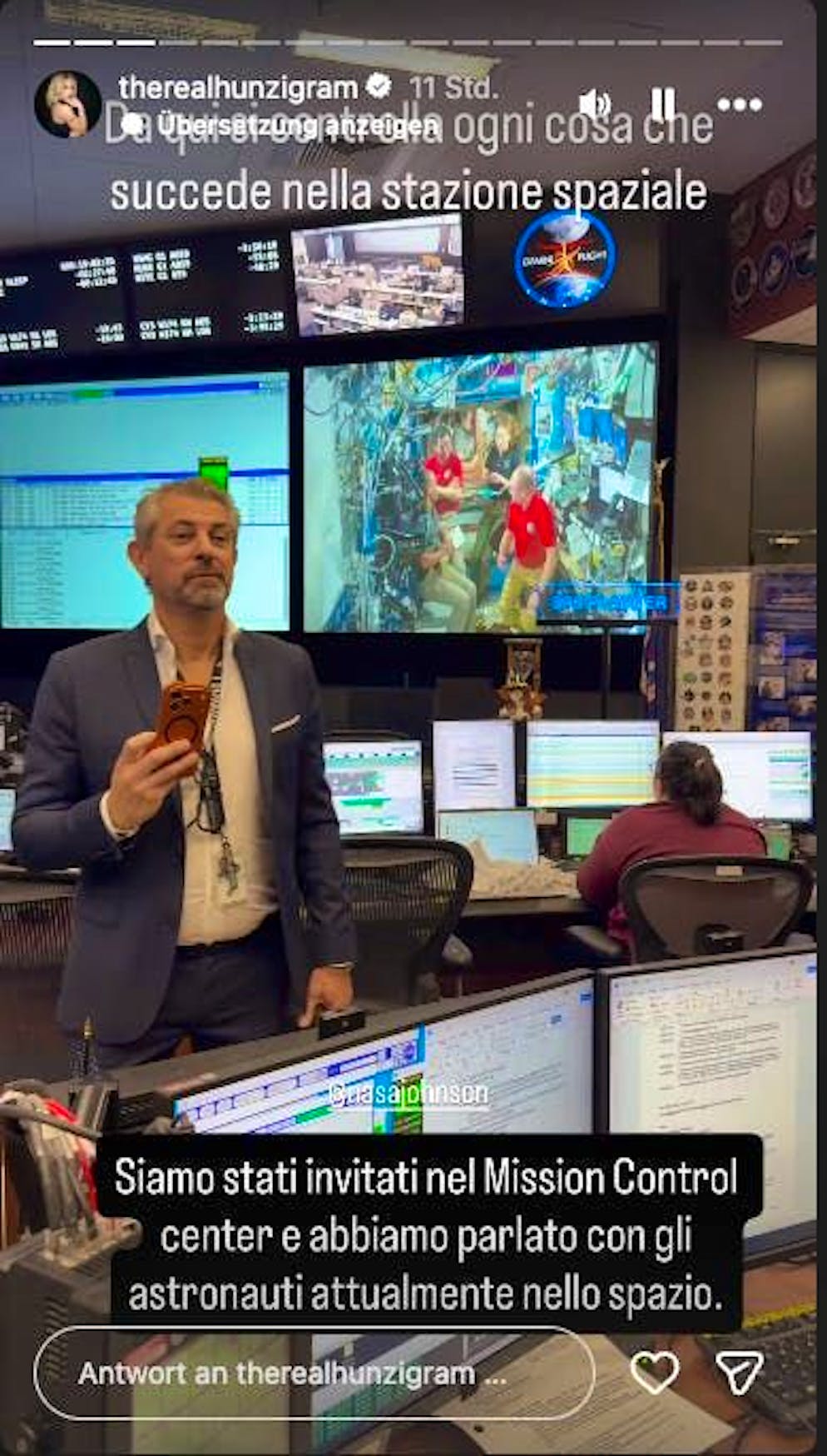Michelle Hunziker visits Nasa headquarters in Houston, Texas. Hunziker greets the astronauts in space at the control center.