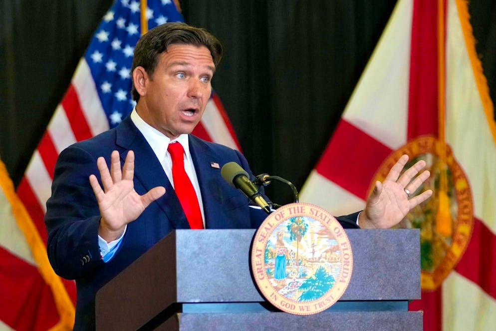 Governor Ron DeSantis also wants to get involved in the redrawing of electoral district boundaries.