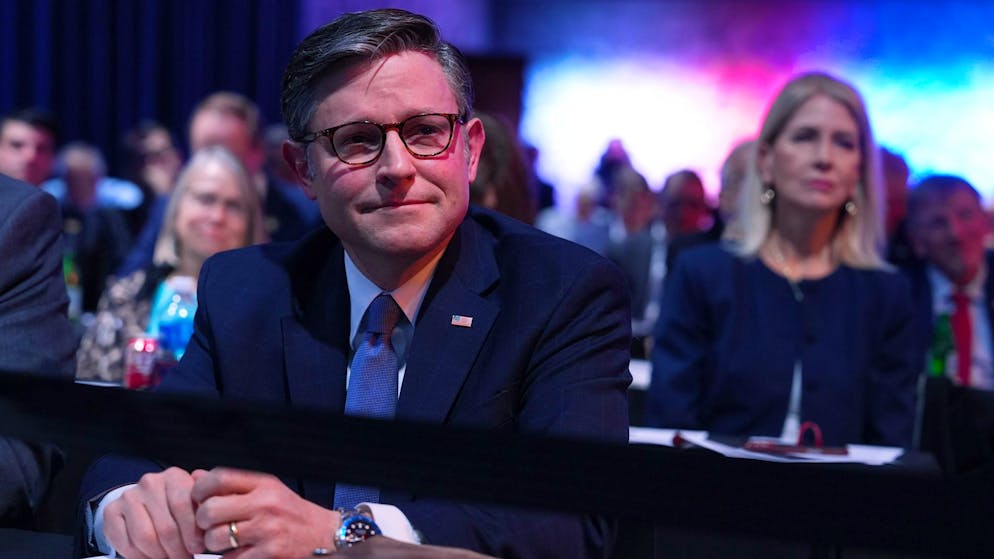 Gegen einen Militäreinsatz zur Übernahme Grönlands, aber für den Angriff auf Venezuela: Der Vorsitzende des US-Repräsentantenhauses, Mike Johnson, am Dienstag in Washington.