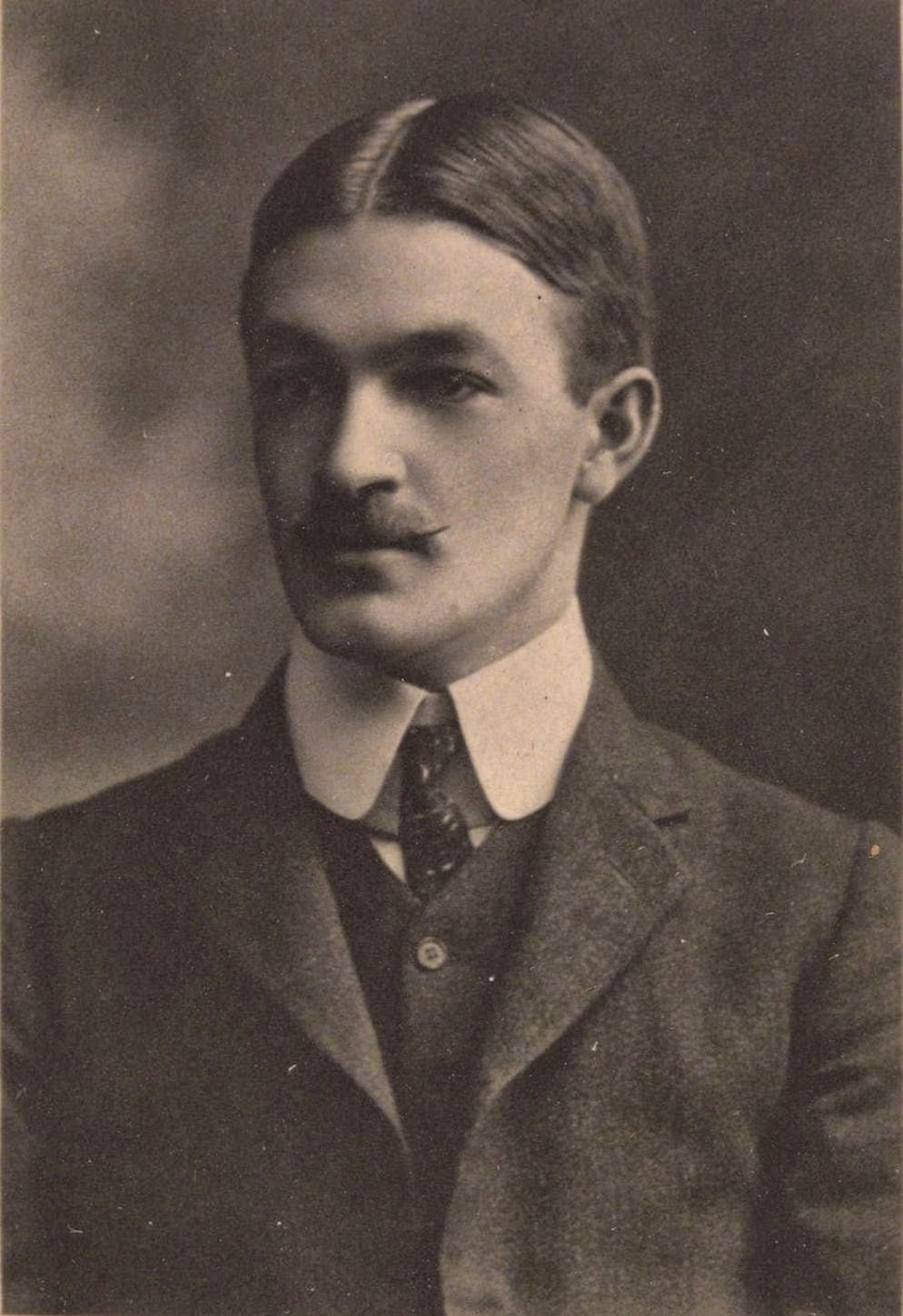 Edward George Honey (1885-1922): The Australian journalist first proposed a nationwide silence to commemorate the war dead in May 1919.