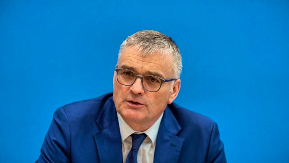 ARCHIVE - Stefan Kornelius, government spokesman, speaks at the regular conference of spokesmen at the government press conference at the Federal Press Conference (BPK). Photo: Michael Kappeler/dpa