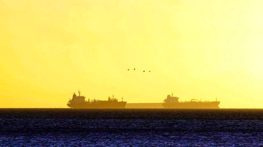 ARCHIVE - A group of oil tankers wait to enter the PDVSA dock in Guaraguao (Venezuela) at sunset. Photo: Juan Carlos Hernandez/Zuma Press/dpa