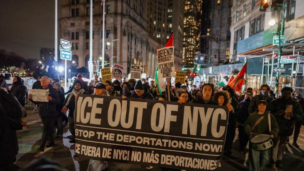 Stati Uniti sotto shock. Agenti dell'ICE uccidono donna a Minneapolis, madre di tre figli, Trump: «Hanno sparato per difendersi»