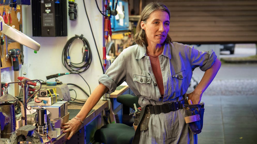 «Tatort» im Check: Was hat es mit der Endlos-Sanierung der Kölner Oper auf sich?. Multi-Handwerkerin Eva Krüger (Katja Bürkle) ist das Mädchen für alles an der Kölner Oper.