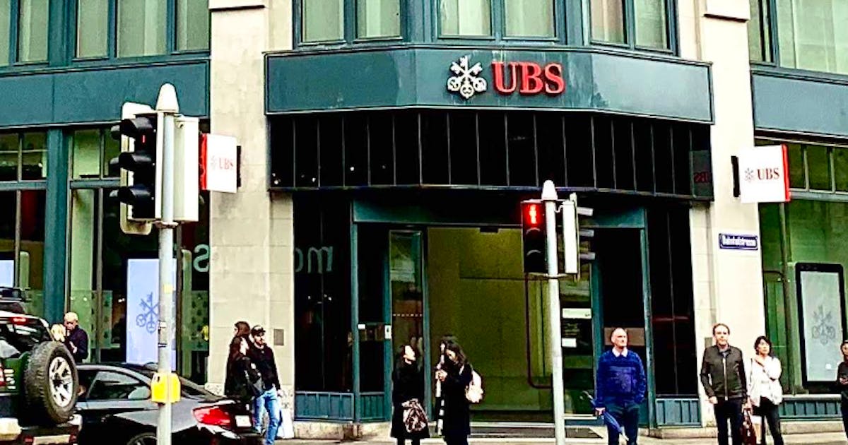 Armed man (29) arrested in Zurich bank branch