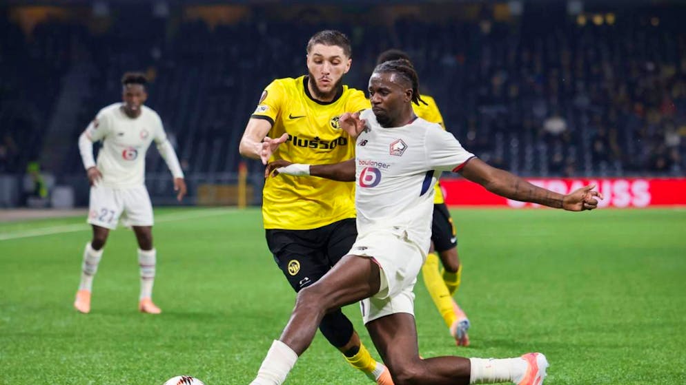 Jaouen Hadjam (links) von den Young Boys muss eine längere Zwangspause einlegen