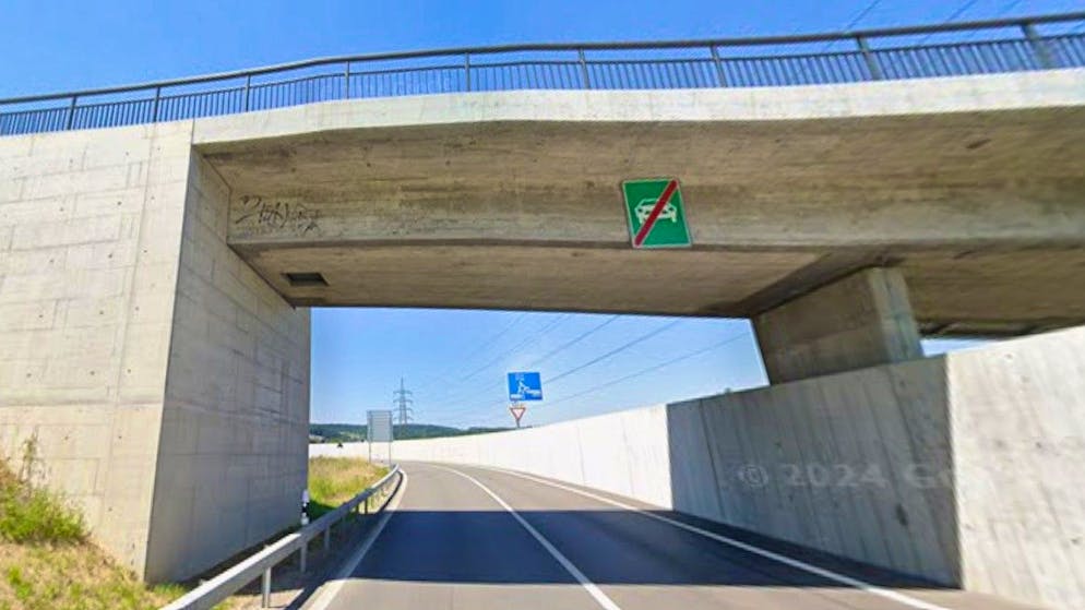 Who is responsible?. Long-running dispute over bridge ends in court