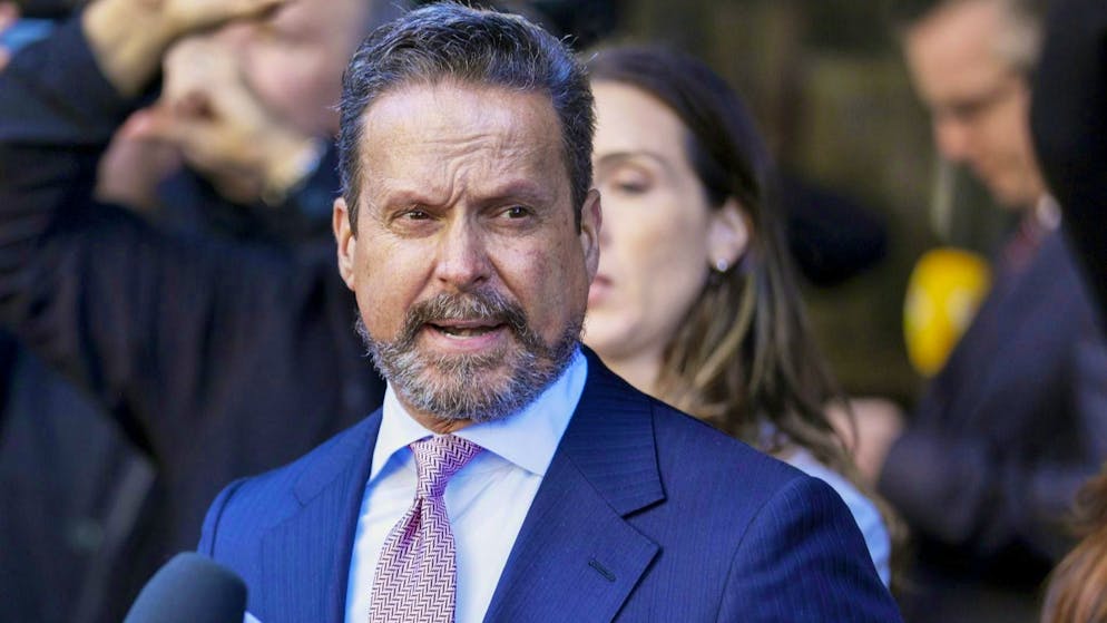 US media speculate that Nick Reiner's siblings may not want to pay the costs of prominent defense lawyer Alan Jackson (pictured). (January 7, 2026)