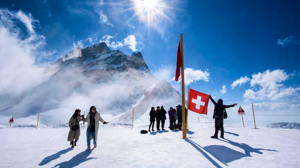 Im vergangenen Jahr kamen über eine Million Gäste auf das Jungfraujoch. Laut dem CEO der Jungfraubahnen gibt es trotzdem noch Potenzial. (Archivbild)
