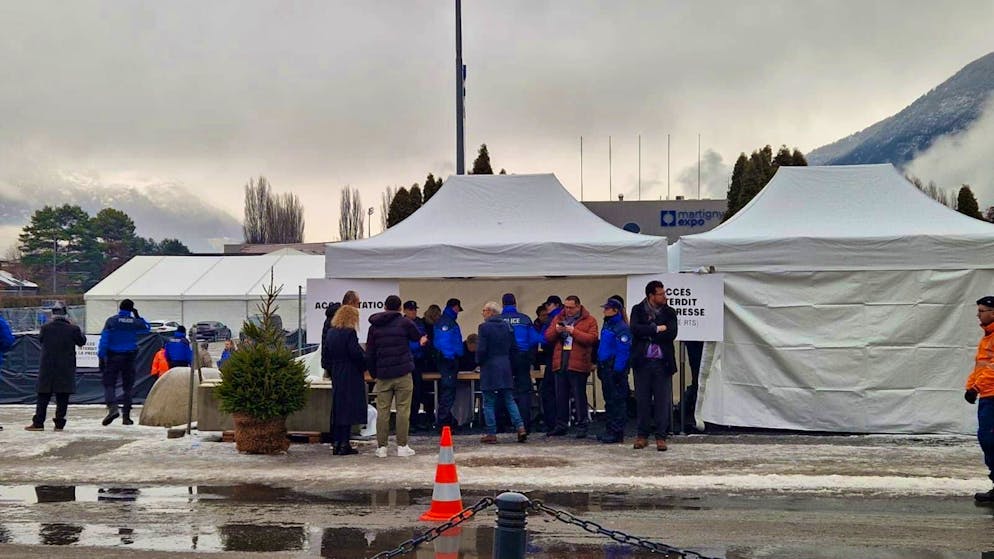 Lots of police around the Cerm in Martigny.