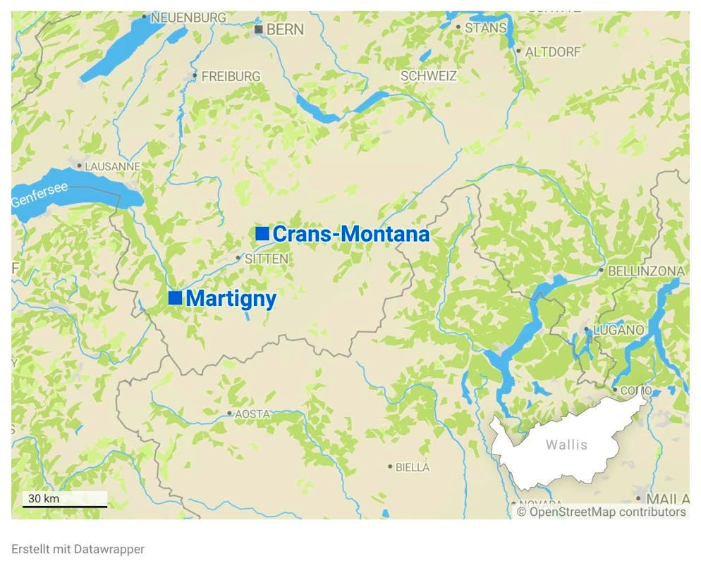 Over 1000 invited guests are expected to attend the ceremony.