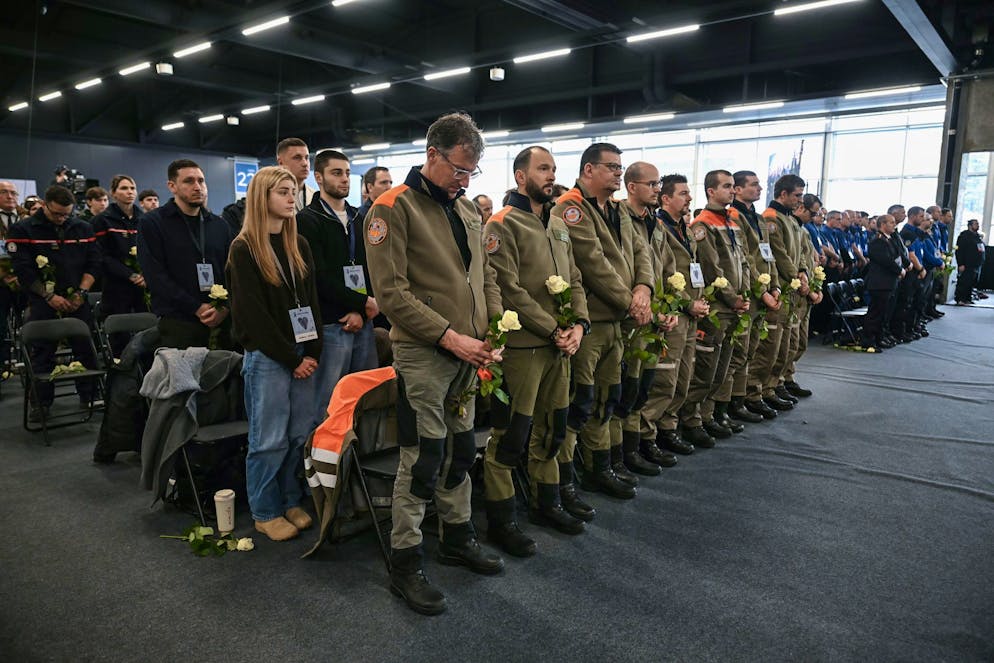 Nationaler Trauertag in Gedenken an die Opfer von Crans-Montana: Die Bilder. Der Walliser Zivilschutz gedenkt der Opfer.