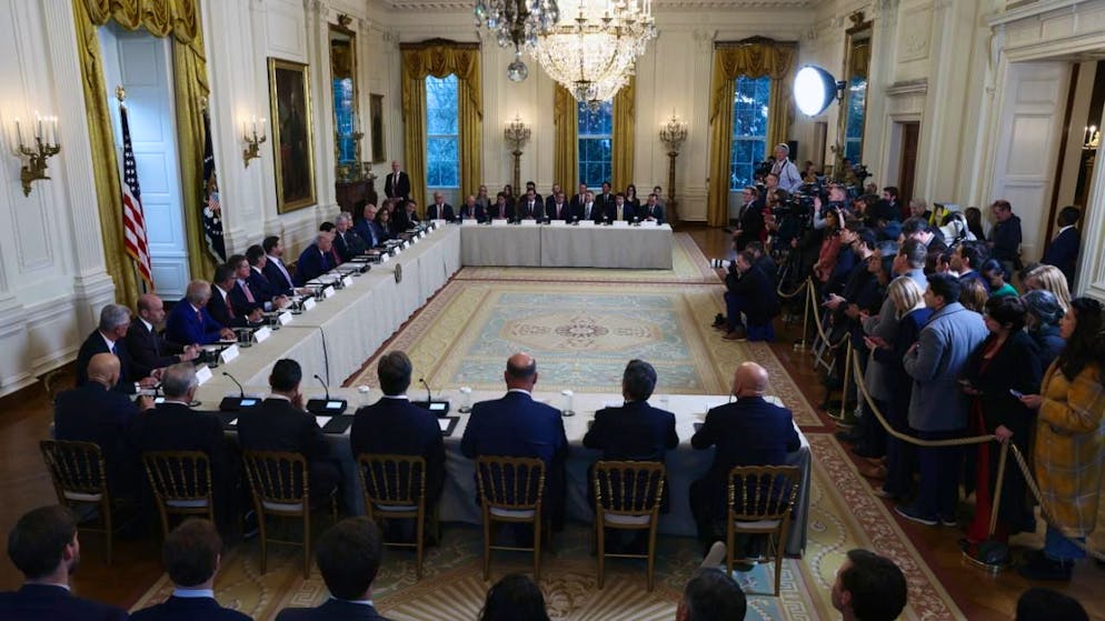 Riunione alla Casa Bianca. Trump: «Gli Usa decideranno quali compagnie petrolifere lavoreranno in Venezuela»